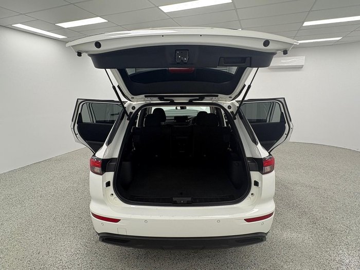 2021 Mitsubishi Outlander ES ZM MY22 AWD White