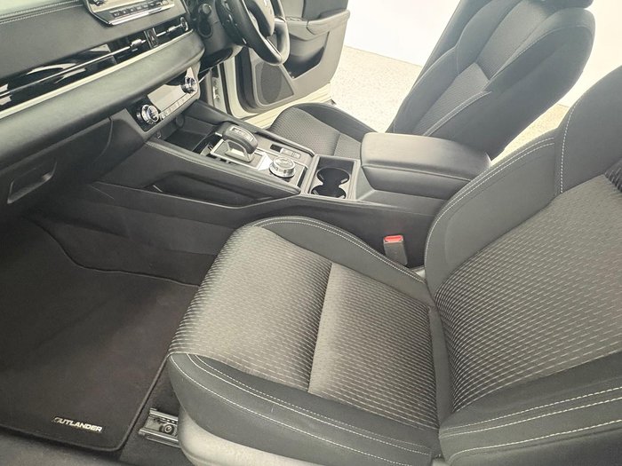 2021 Mitsubishi Outlander ES ZM MY22 AWD White