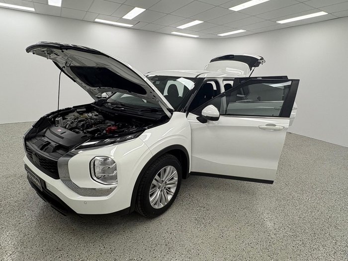 2021 Mitsubishi Outlander ES ZM MY22 AWD White