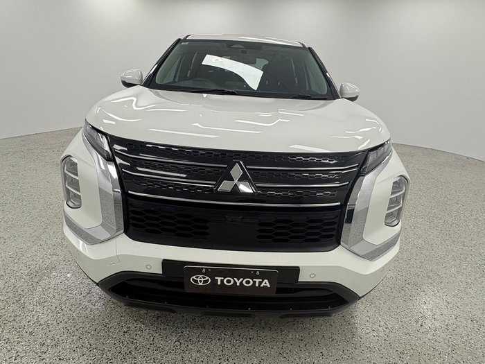 2021 Mitsubishi Outlander ES ZM MY22 AWD White