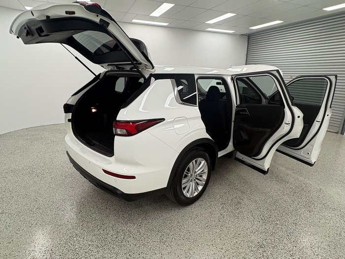 2021 Mitsubishi Outlander ES ZM MY22 AWD White