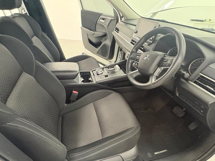 2021 Mitsubishi Outlander ES ZM MY22 AWD White