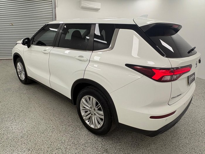 2021 Mitsubishi Outlander ES ZM MY22 AWD White