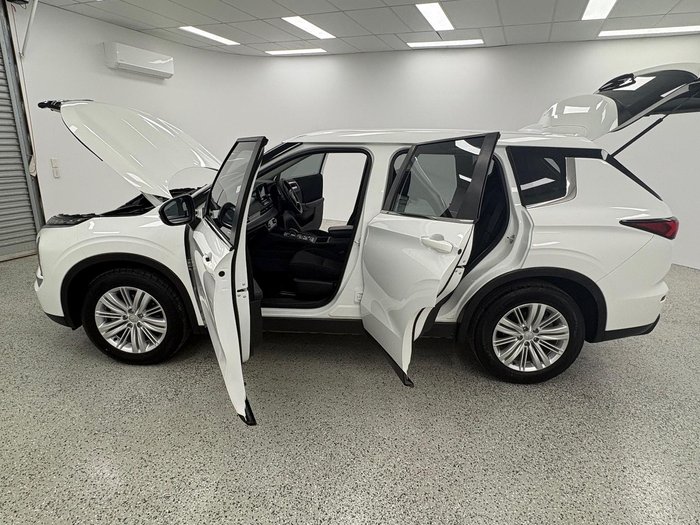 2021 Mitsubishi Outlander ES ZM MY22 AWD White