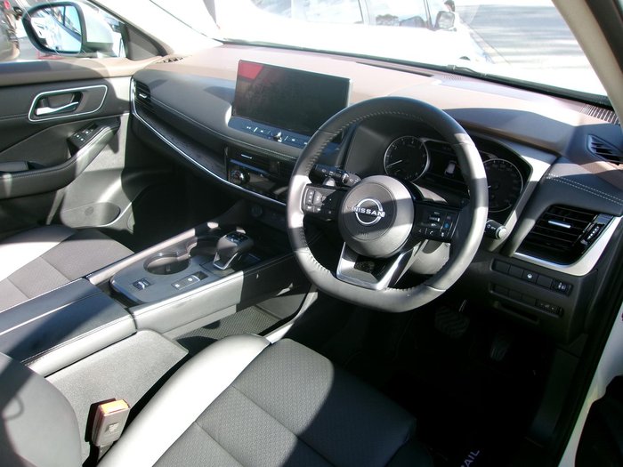 2025 Nissan X-TRAIL ST-L