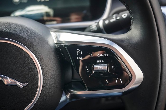 2023 Jaguar I-PACE EV400 R-Dynamic HSE