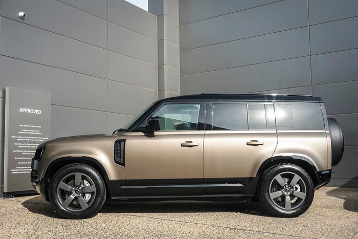 2025 Land Rover Defender 110 D350 X-Dynamic HSE