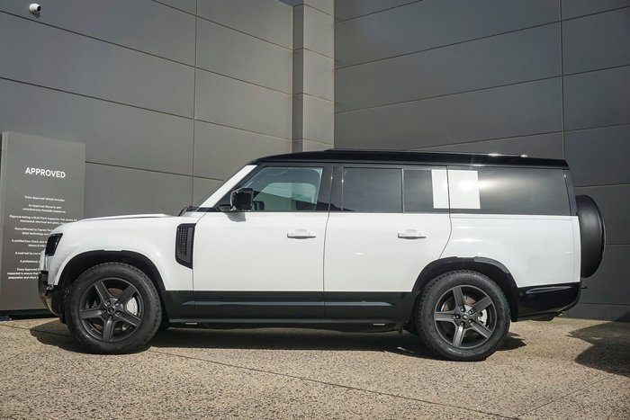 2025 Land Rover Defender 130 D350 X-Dynamic SE