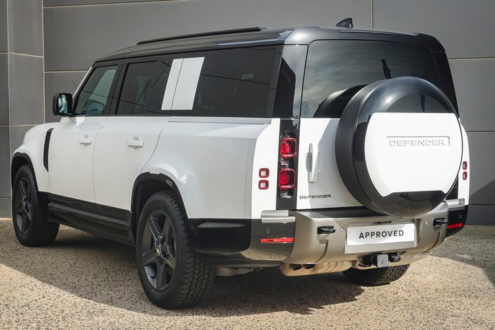 2025 Land Rover Defender 130 D350 X-Dynamic SE