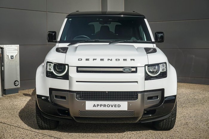 2025 Land Rover Defender 130 D350 X-Dynamic SE
