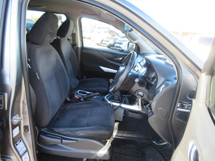 2017 Nissan Navara ST