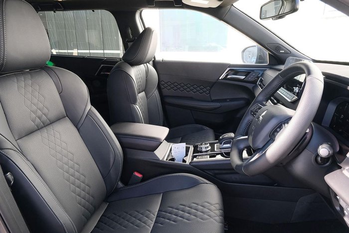 2025 Mitsubishi Outlander PHEV GSR