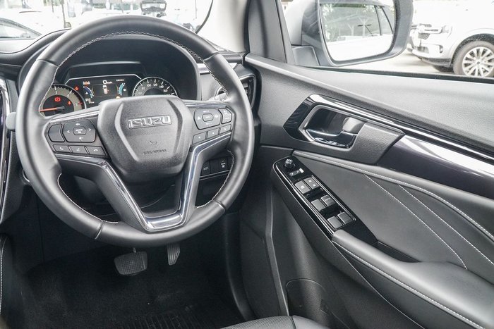 2023 Isuzu MU-X LS-T
