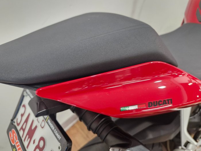 2024 Ducati STREETFIGHTER V2 RED