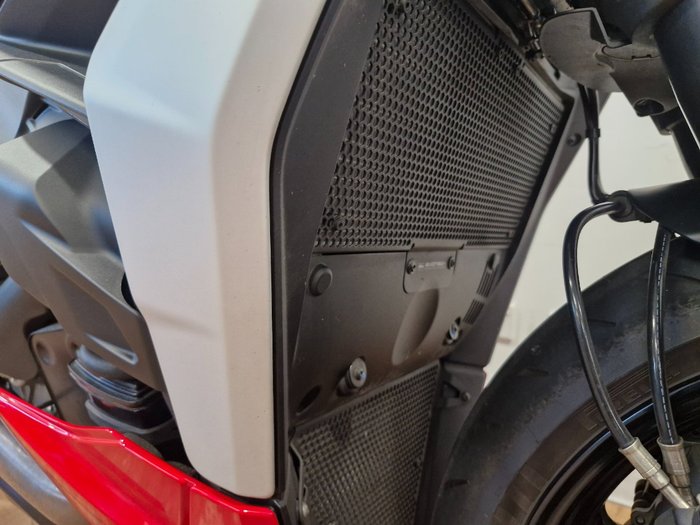 2024 Ducati STREETFIGHTER V2 RED