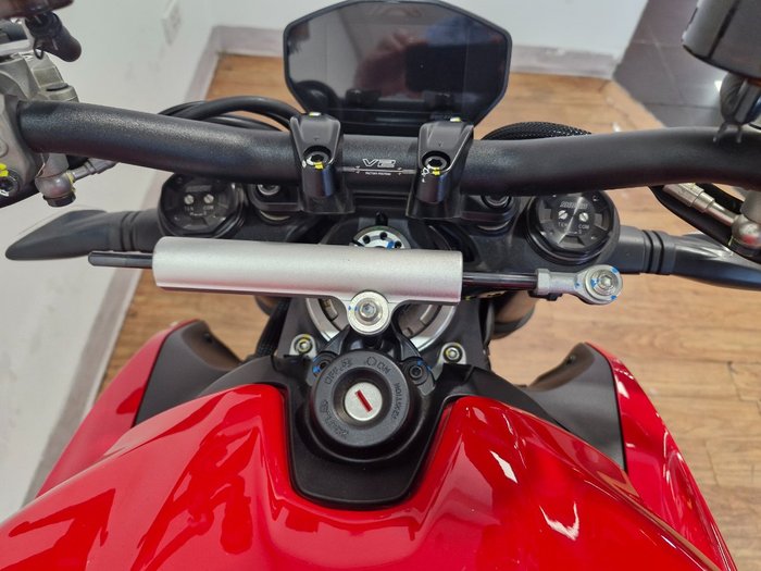 2024 Ducati STREETFIGHTER V2 RED