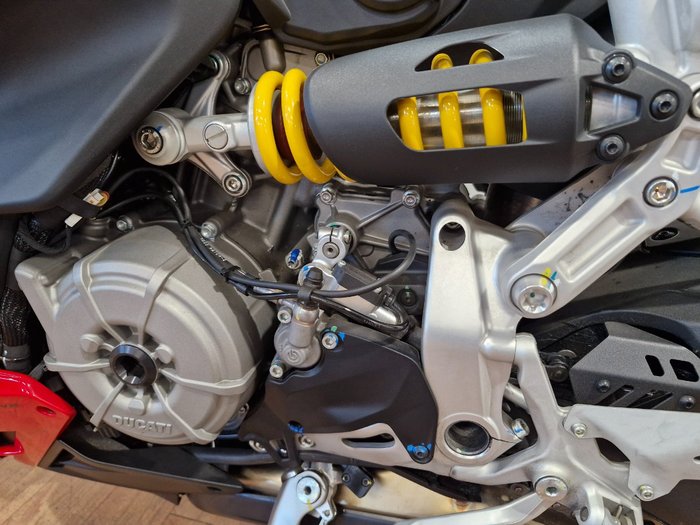 2024 Ducati STREETFIGHTER V2 RED