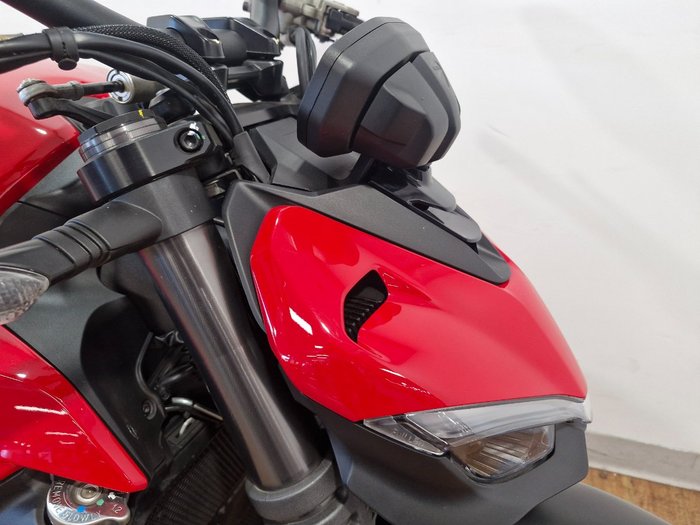 2024 Ducati STREETFIGHTER V2 RED
