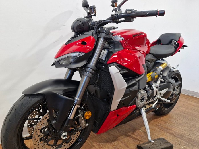 2024 Ducati STREETFIGHTER V2 RED