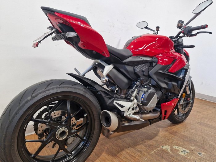 2024 Ducati STREETFIGHTER V2 RED