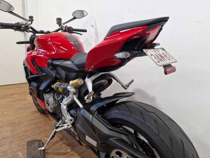2024 Ducati STREETFIGHTER V2 RED