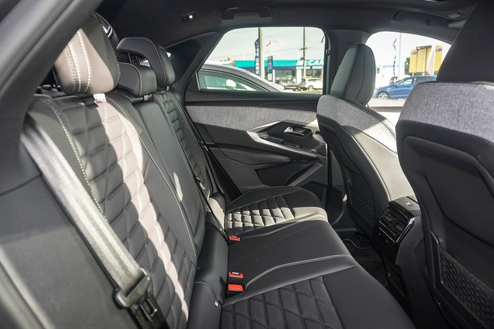 2025 Peugeot 3008 GT Premium Hybrid