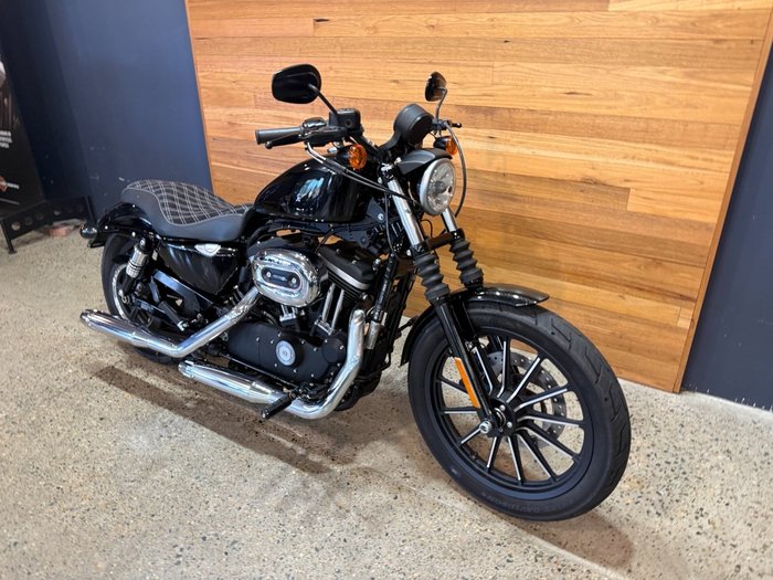 2015 HARLEY-DAVIDSON XL883 IRON 883