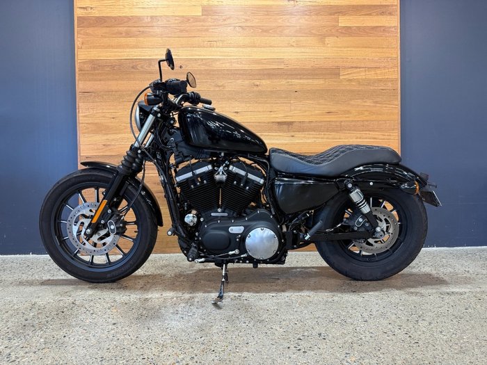 2015 HARLEY-DAVIDSON XL883 IRON 883