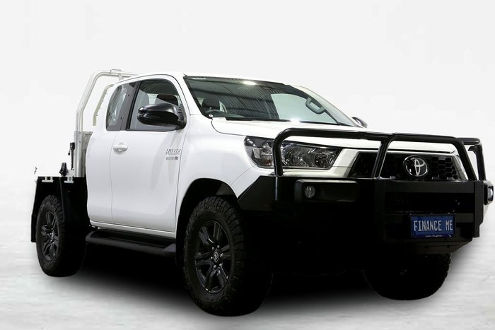 2025 Toyota Hilux SR