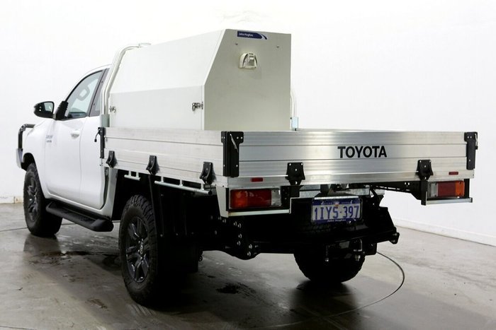 2025 Toyota Hilux SR