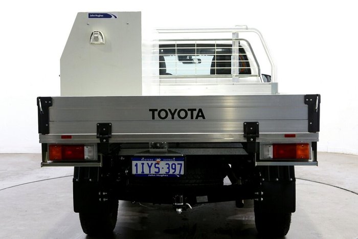 2025 Toyota Hilux SR