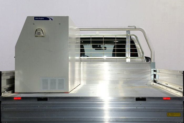 2025 Toyota Hilux SR