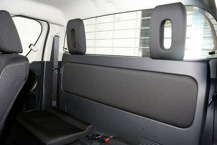 2025 Toyota Hilux SR