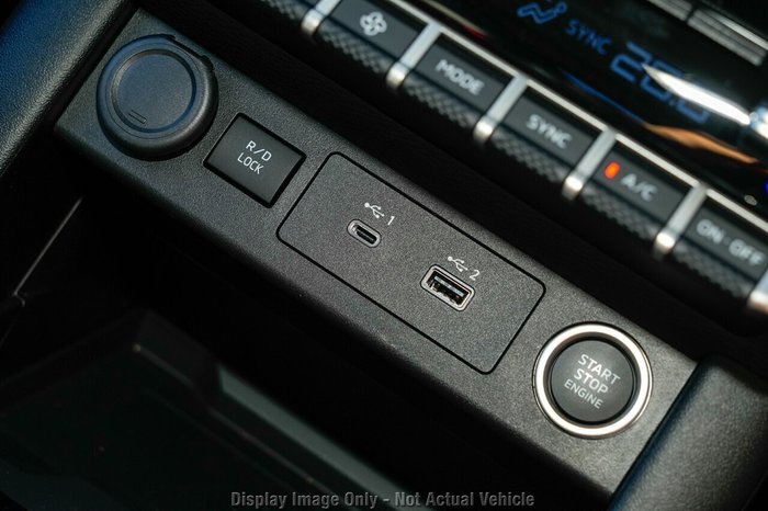 2026 Nissan Navara ST-X