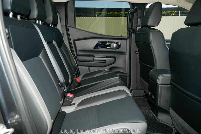 2026 Nissan Navara ST-X