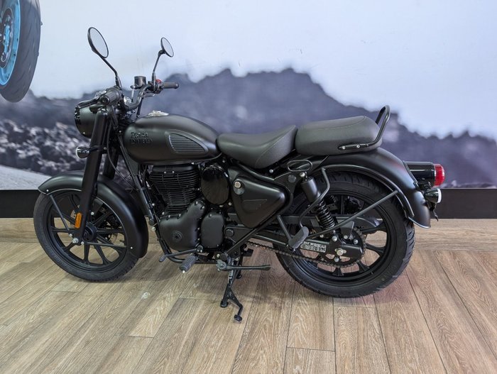 2025 ROYAL ENFIELD (SEE ALSO ENFIEL CLASSIC 350 DARK Black