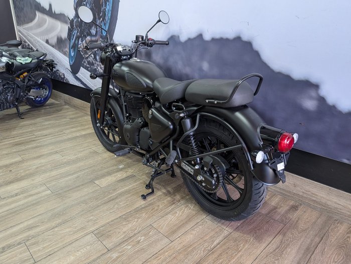 2025 ROYAL ENFIELD (SEE ALSO ENFIEL CLASSIC 350 DARK Black
