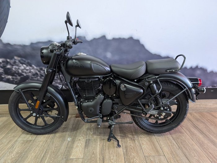 2025 ROYAL ENFIELD (SEE ALSO ENFIEL CLASSIC 350 DARK Black