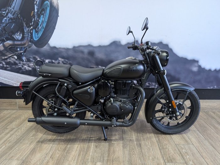 2025 ROYAL ENFIELD (SEE ALSO ENFIEL CLASSIC 350 DARK Black
