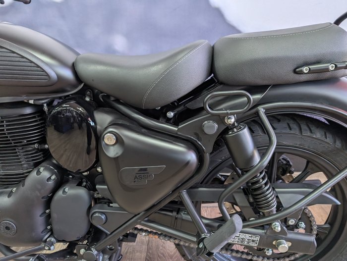 2025 ROYAL ENFIELD (SEE ALSO ENFIEL CLASSIC 350 DARK Black