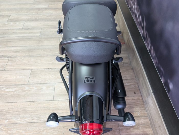 2025 ROYAL ENFIELD (SEE ALSO ENFIEL CLASSIC 350 DARK Black