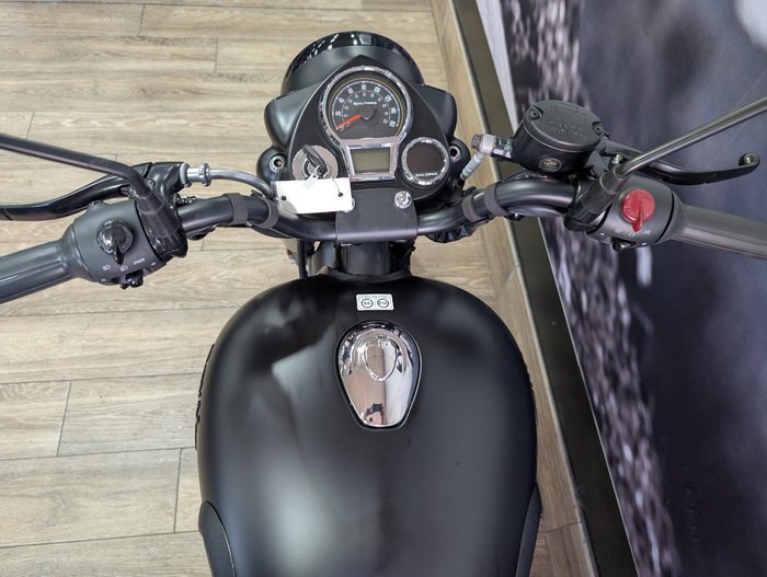 2025 ROYAL ENFIELD (SEE ALSO ENFIEL CLASSIC 350 DARK Black