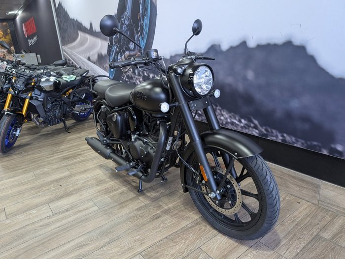 2025 ROYAL ENFIELD (SEE ALSO ENFIEL CLASSIC 350 DARK Black