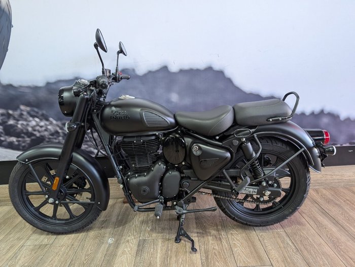2025 ROYAL ENFIELD (SEE ALSO ENFIEL CLASSIC 350 DARK Black
