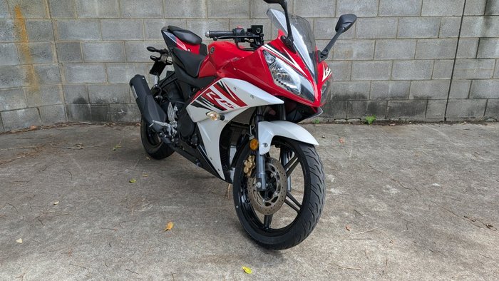 2016 Yamaha YZF-R15 SP V2