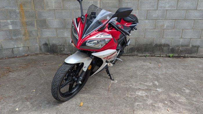 2016 Yamaha YZF-R15 SP V2