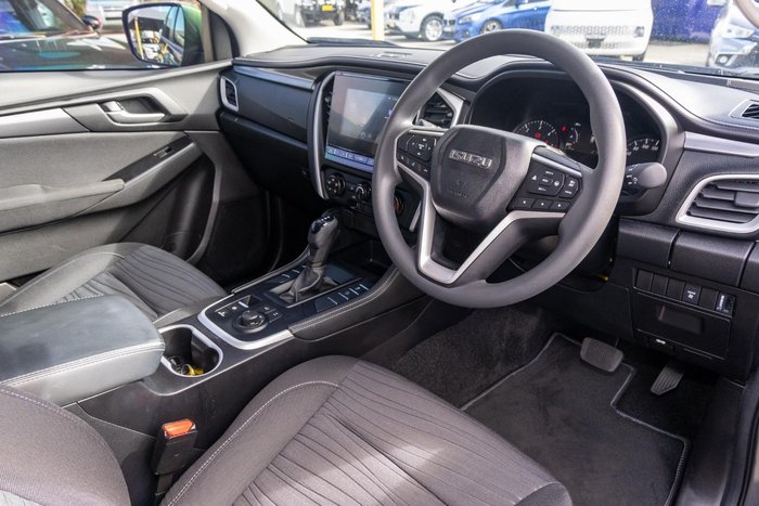 2023 Isuzu MU-X LS-M