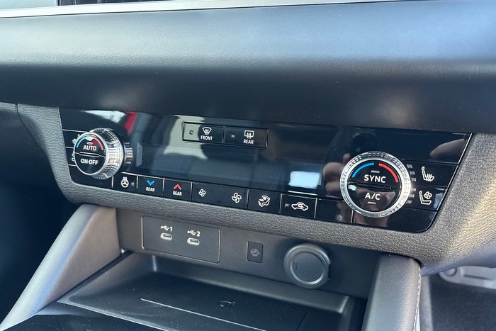 2025 Mitsubishi Outlander Exceed