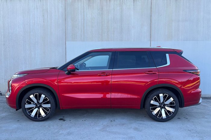 2025 Mitsubishi Outlander Exceed