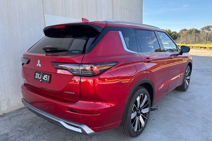 2025 Mitsubishi Outlander Exceed